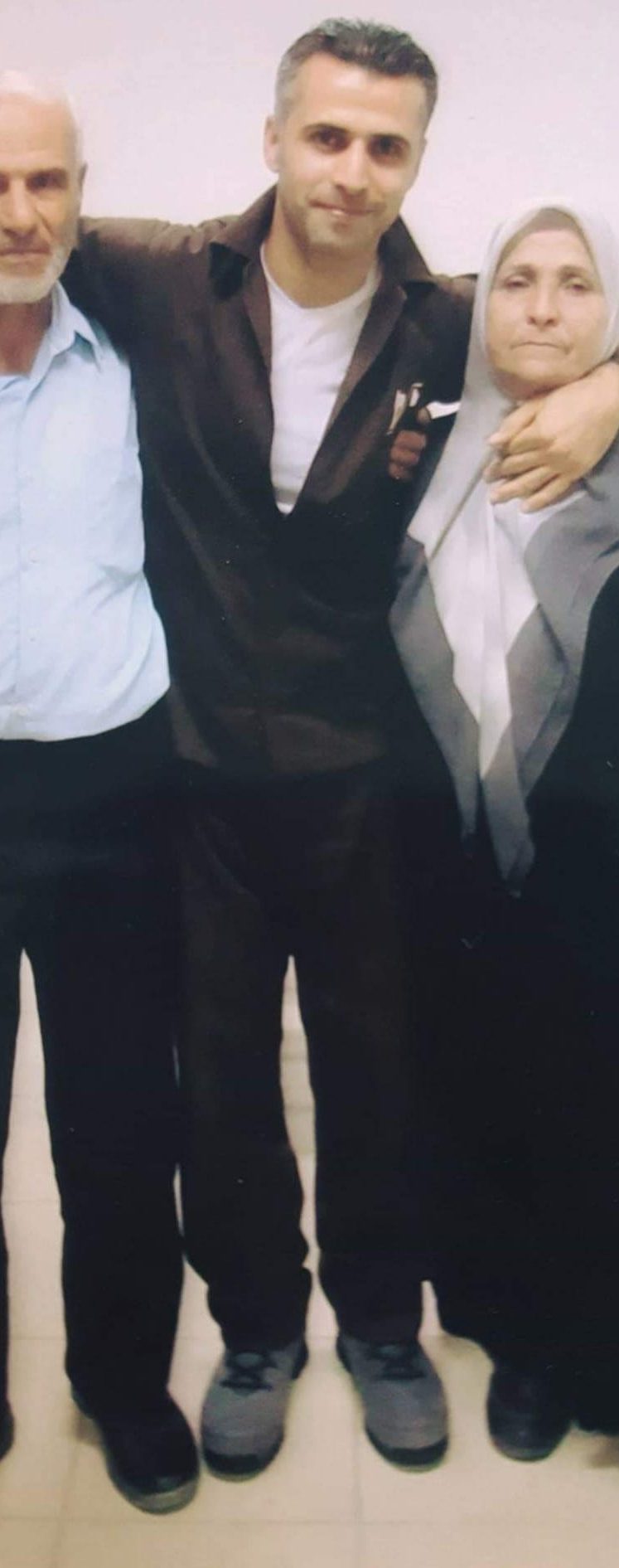 المناضل الأسير أسامة الأشقر يكتب لأمه من السجن في عيد الأم