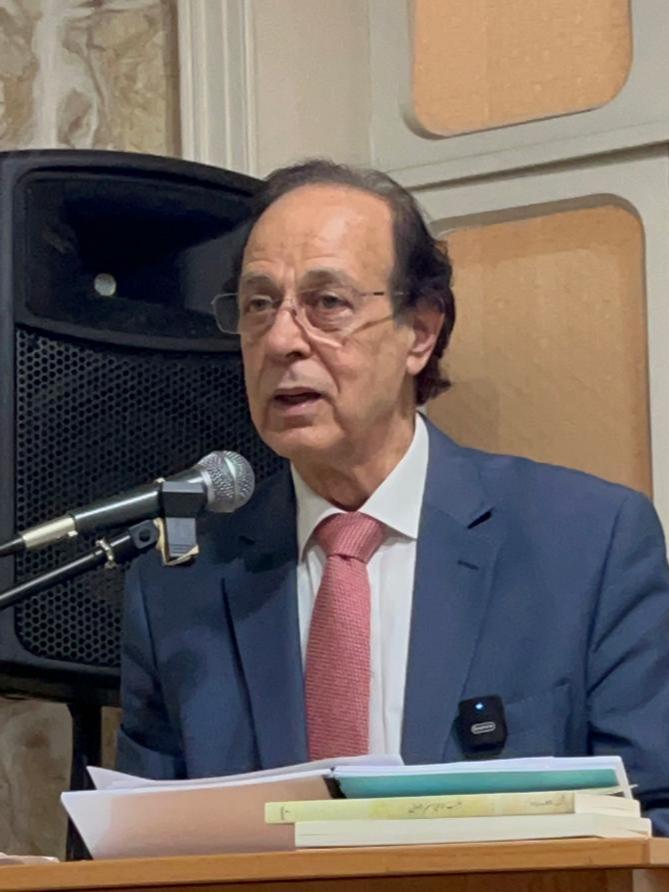 كافٌ عابدٌ .. وحب   بقلم الدكتور عماد فغالي