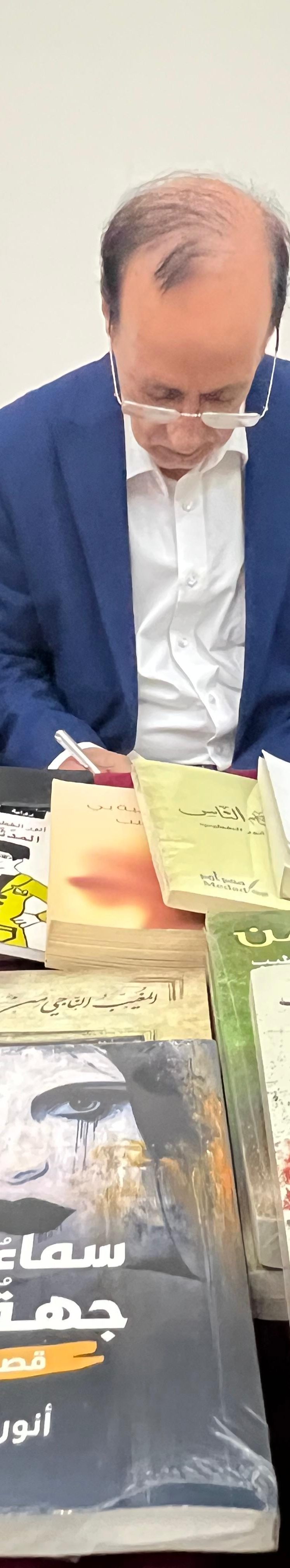 بيروت تحتفي بإبداع أنور الخطيب في معرض الكاتب العربي