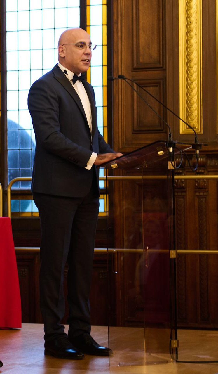 الدكتور حسّان أدونيس العكره في الأكاديميّة الفرنسيّة احتفاءً بالبروفسور جان ميشال موتون.