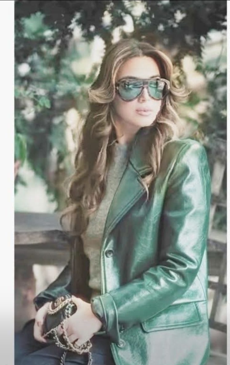 على مرأى الوقت        شعر:  ريم النقري