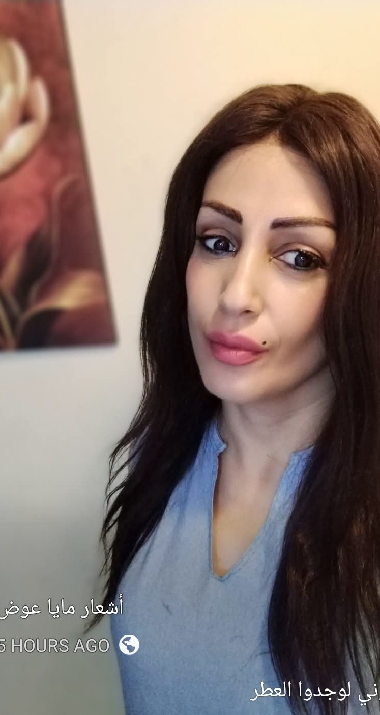 لو أمسكوني لوجدوا العطر     شعر; مايا عوض